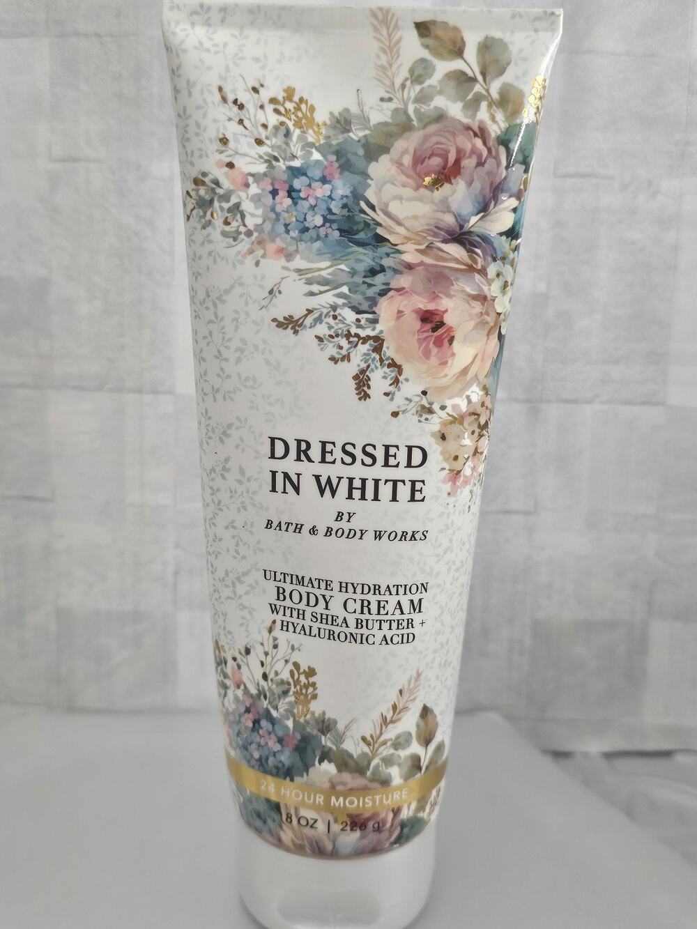 Bath & Body Works Dressed in White Body Cream 8oz
